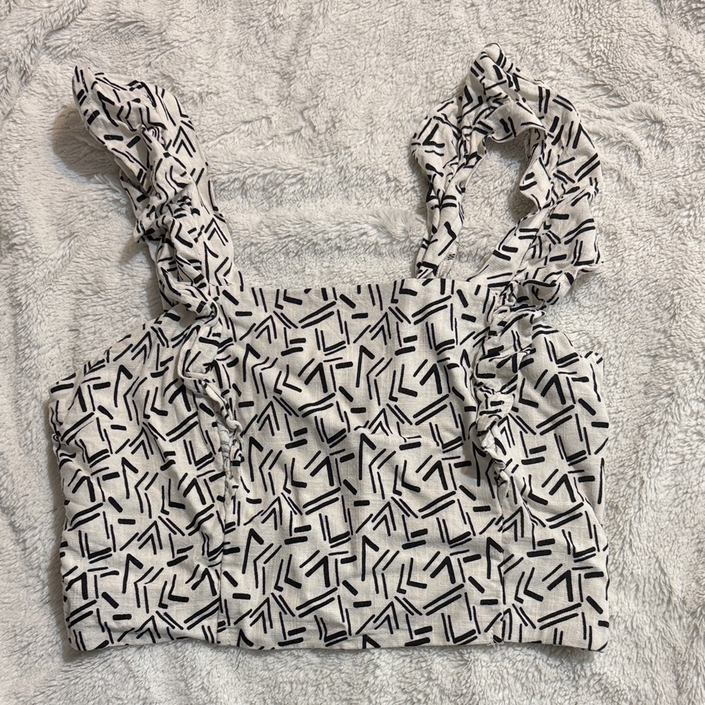 Chic Black and White Patterned Crop Top